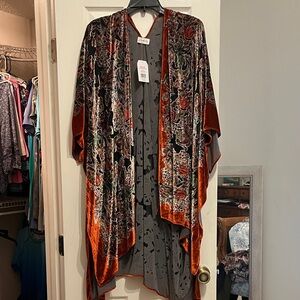 Wonderly Velvet Kimono Jacket in Red and Black